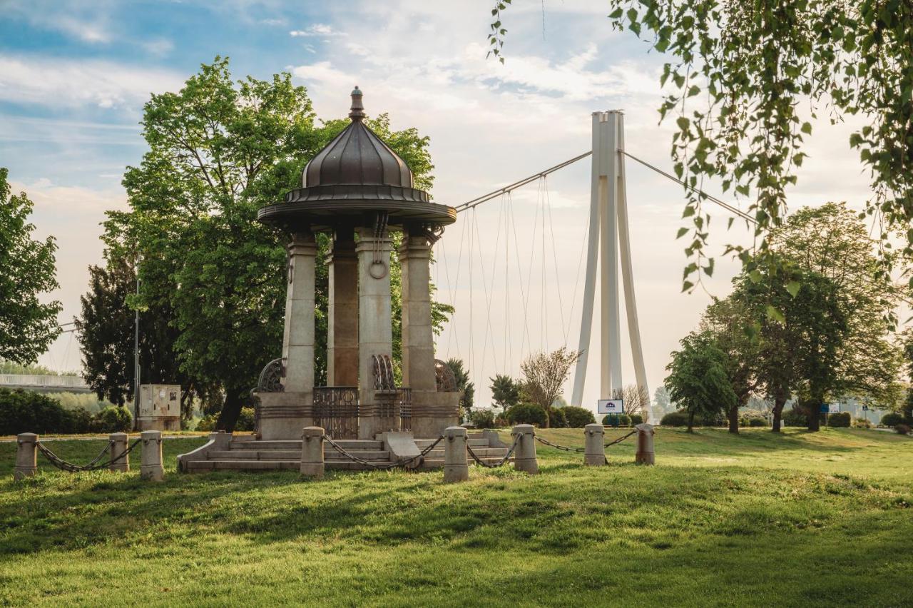 Bells Osijek Ξενοδοχείο Εξωτερικό φωτογραφία